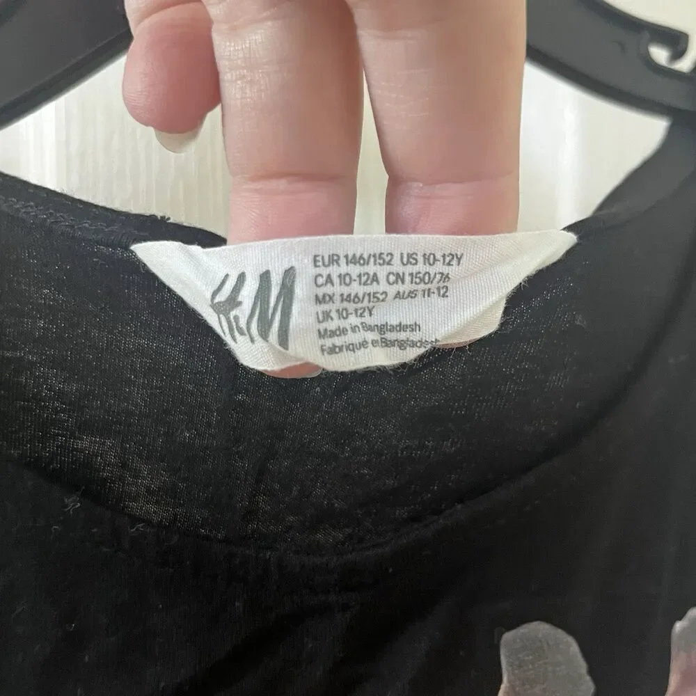 H&M Giraffe Blowing Bubble Gum Black Tank Top Girls Size 10-12 yrs